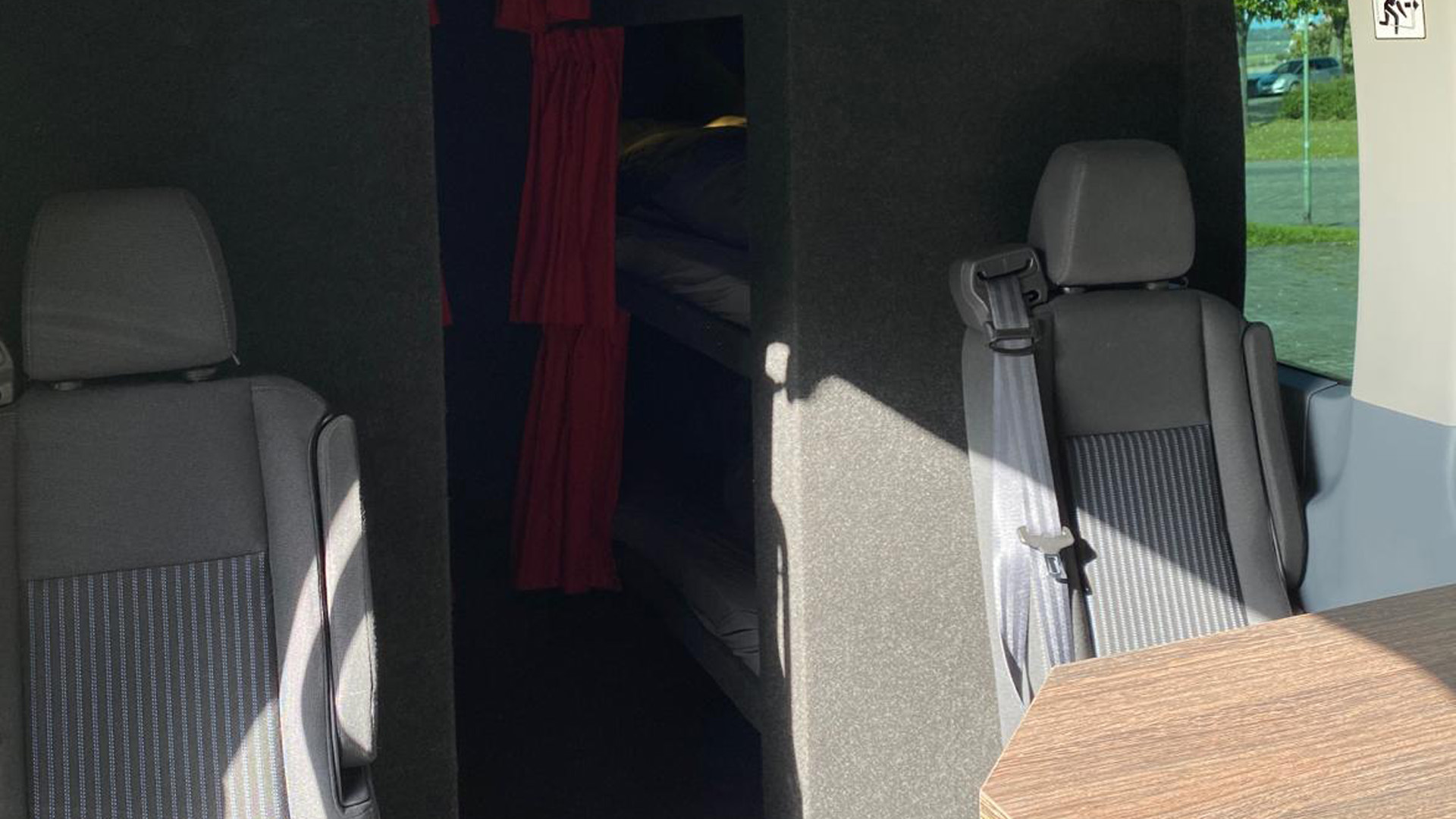 Mini-Nightliner-VAN-2